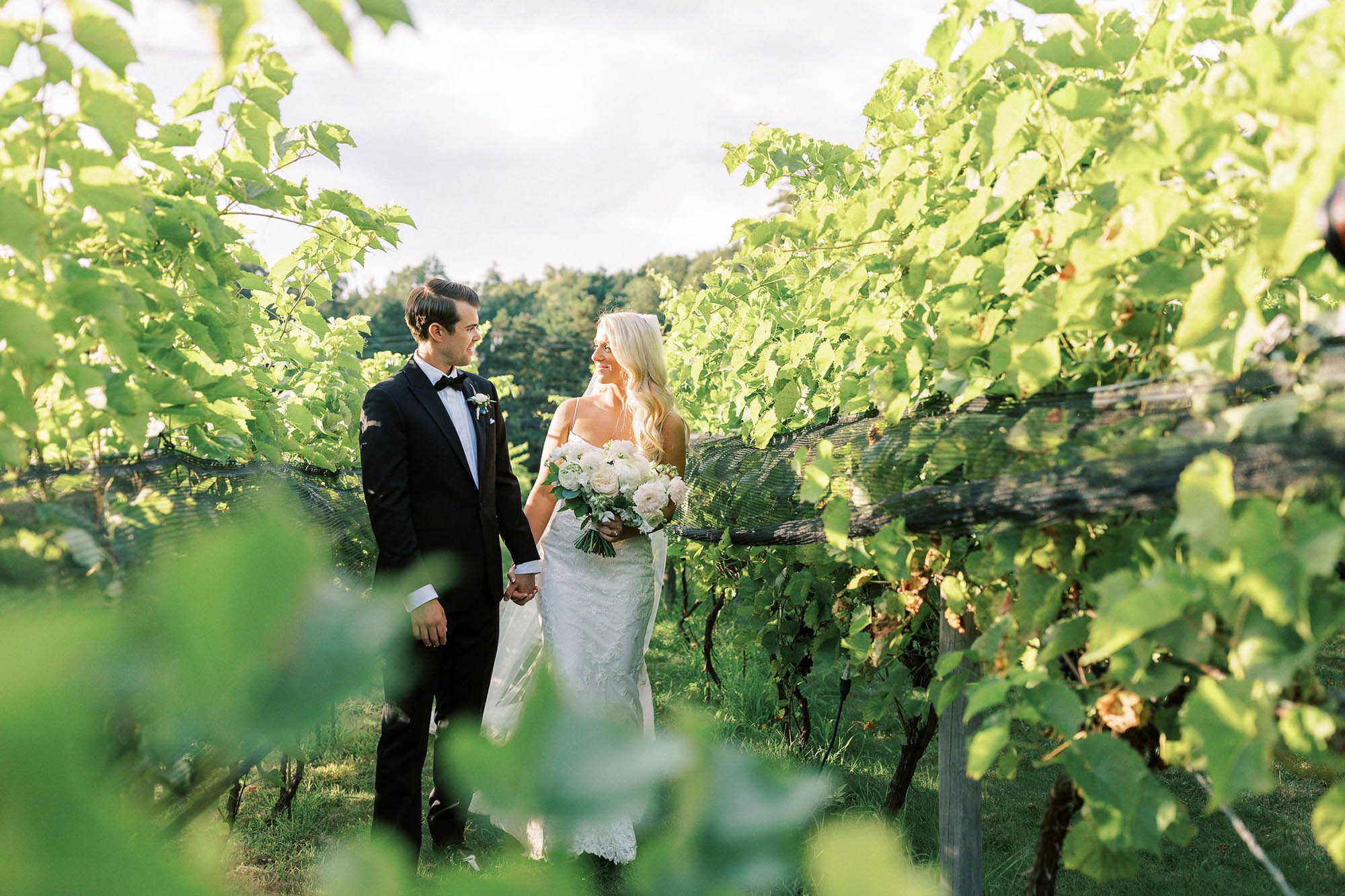 1-labelle-winery-amherst-weddings-2023-cecilia-nolan-©esrayphotography-007