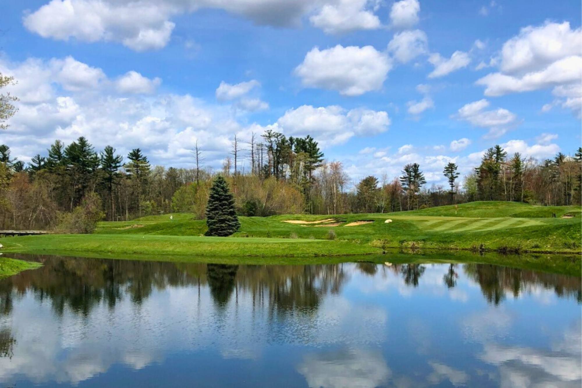 pond water feature at the links at labelle winery nh