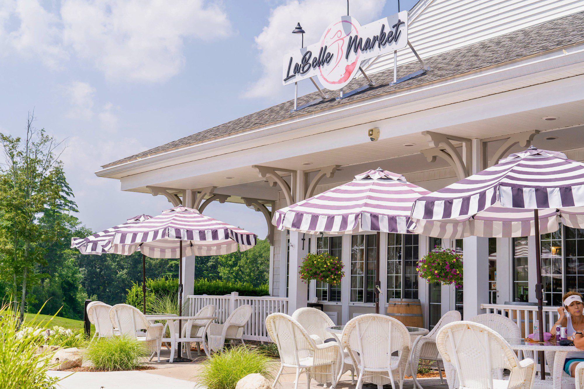 labelle market front entrance with the links golf course in the back