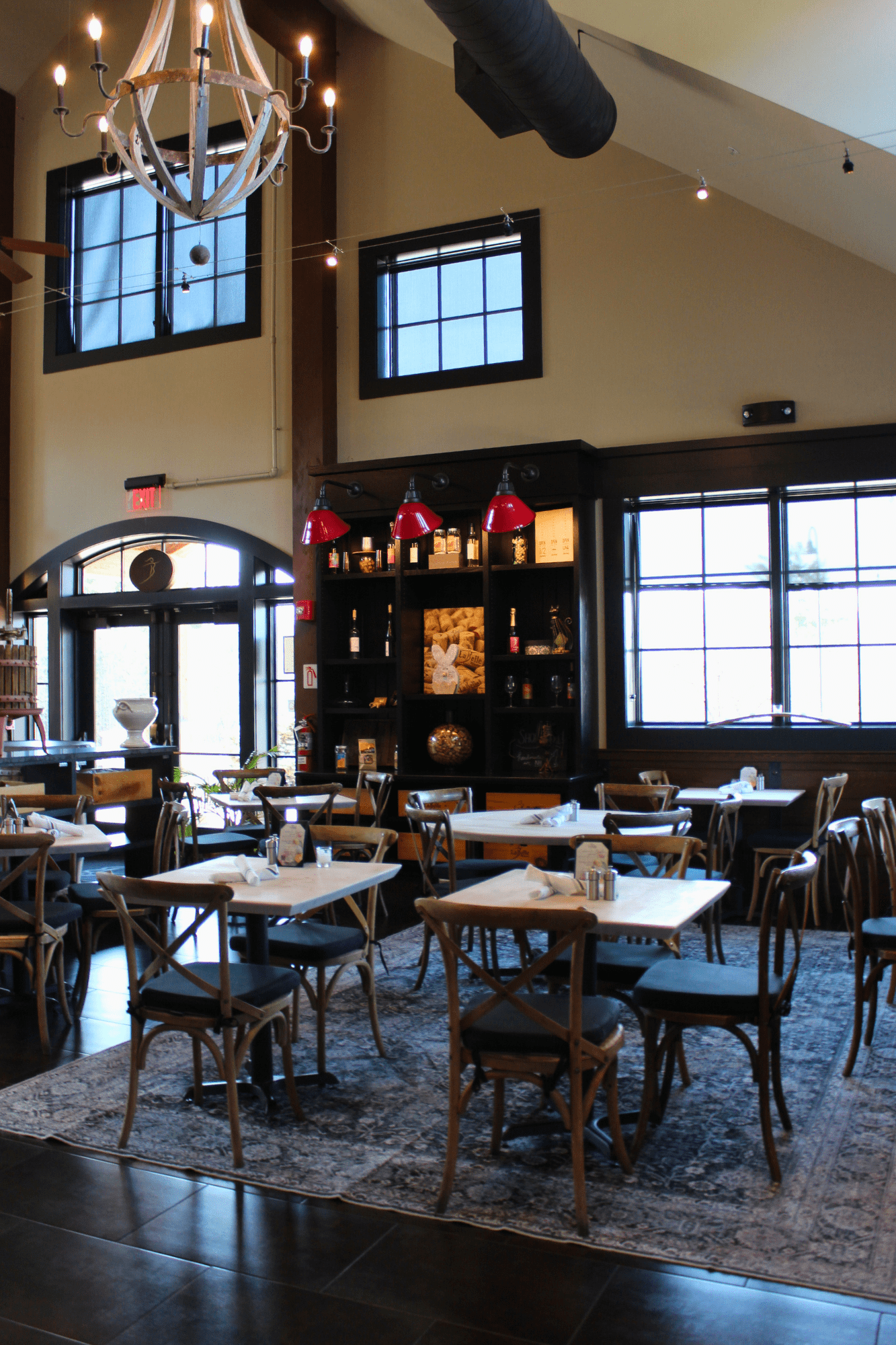 indoor seating at th ebistro labelle winery (2)