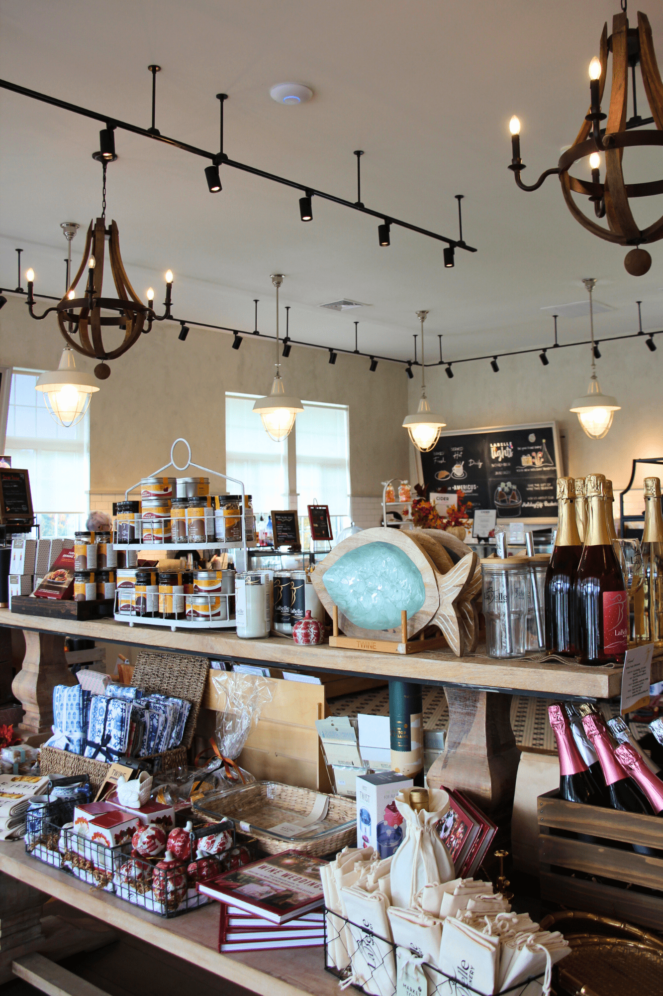 gift table at labelle market