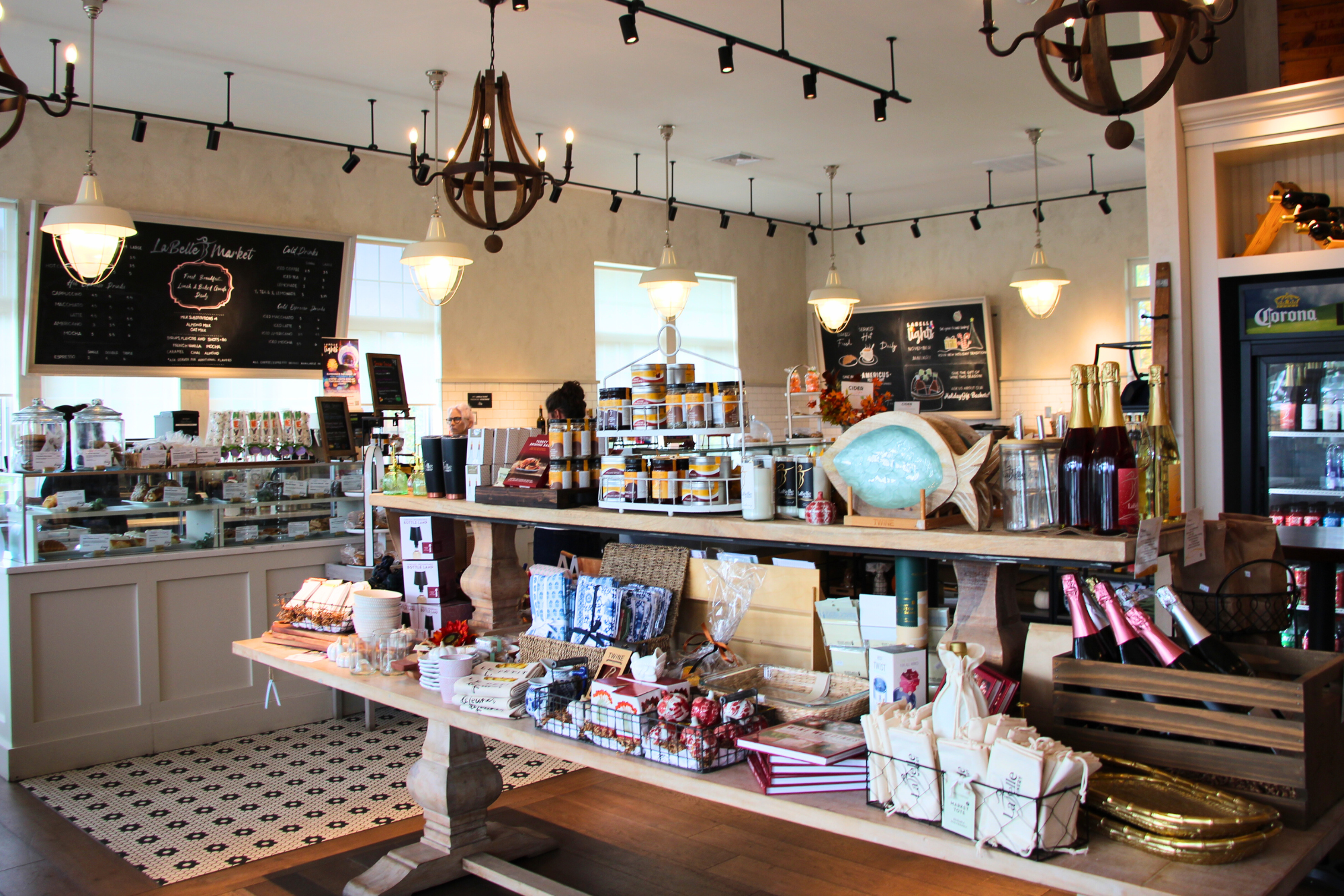 gift table at labelle market