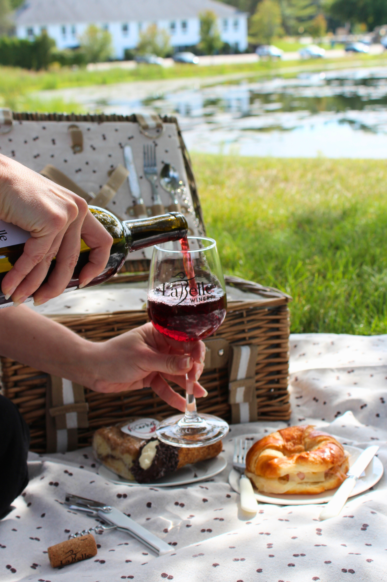 picnic and wine at labelle market