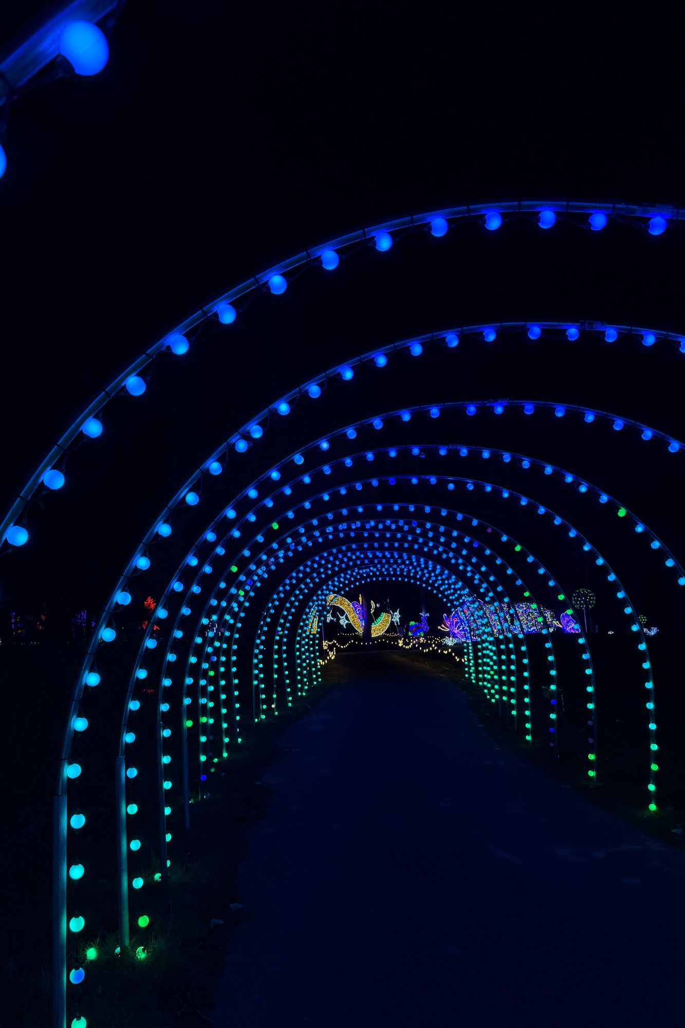 light tunnel at labelle lights in derry nh