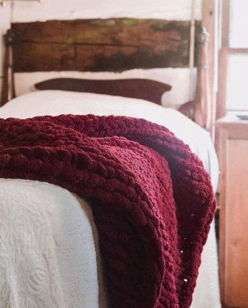 Chunky Knit Blanket DIY Workshop (11/18/26 - Amherst)