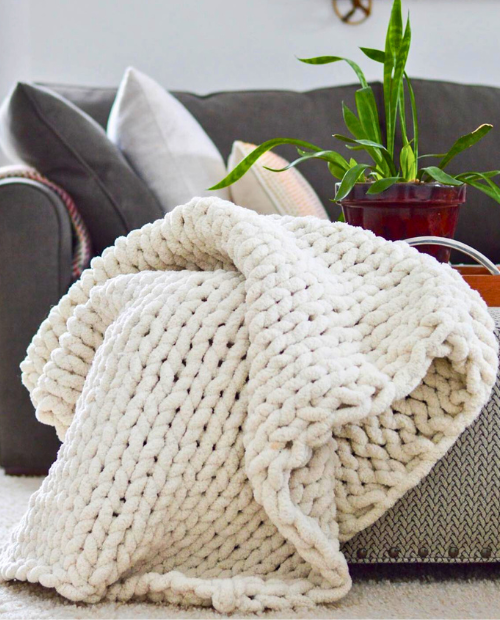 Chunky Knit Blanket DIY Workshop (11/18/26 - Amherst)